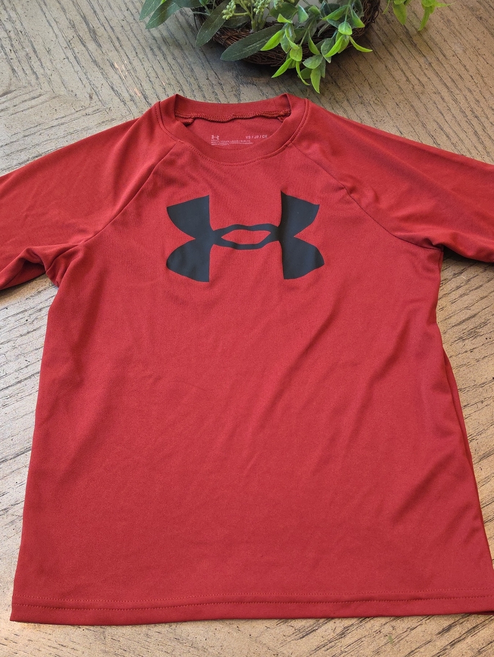 Under Armour Boys Brick Red Performance Shirt Size S